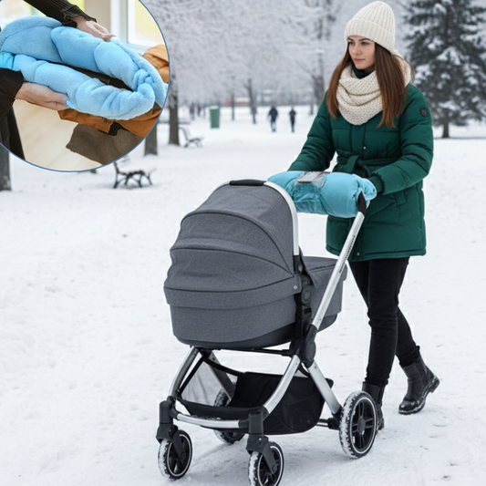 Moufle poussette bleu ciel élégant et chaud, parfait pour les balades hivernales avec une poussette.