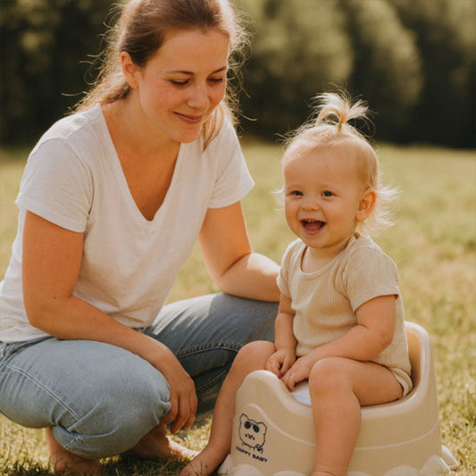 Pot bebe beige Happy Baby - maman encourage bébé en extérieur apprentissage propreté en douceur naturelle