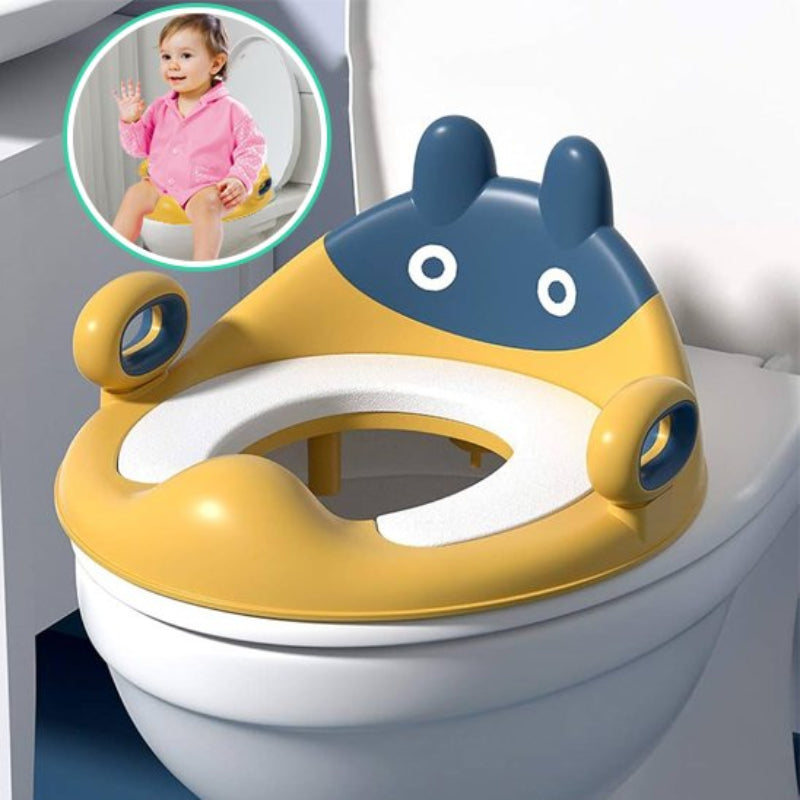 Réducteur de toilette enfant avec design animal mignon bleu et jaune, poignées de sécurité, utilisé par petite fille en rose