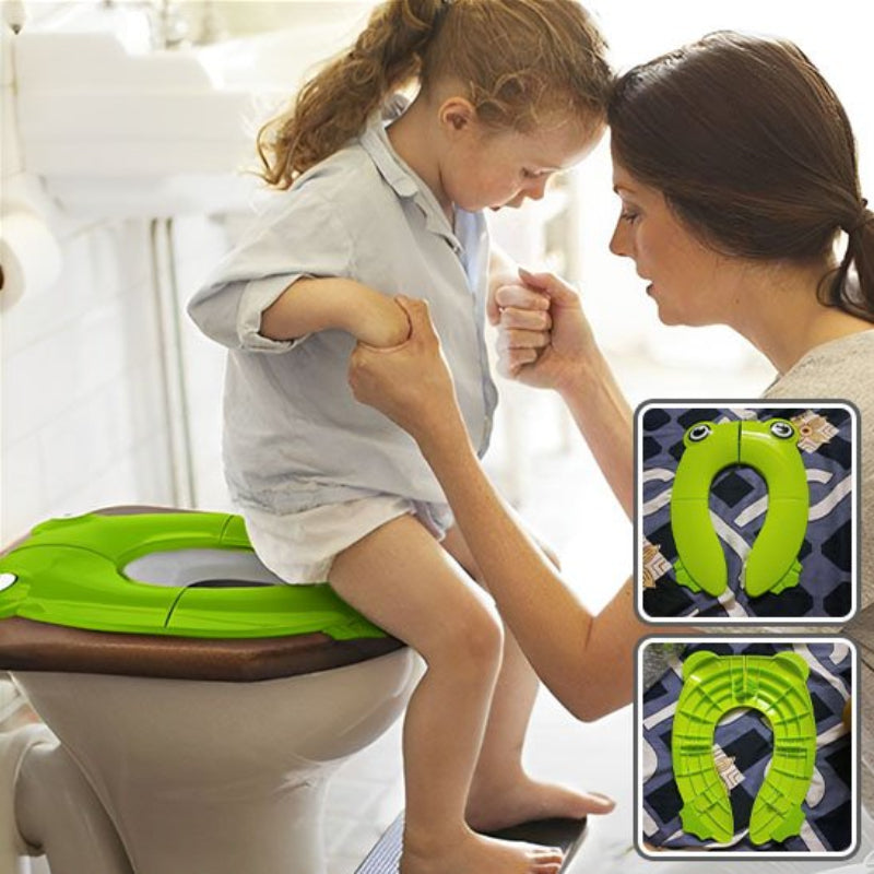 Réducteur de toilette format voyage pliable, fillette accompagnée par sa maman, design ergonomique et compact