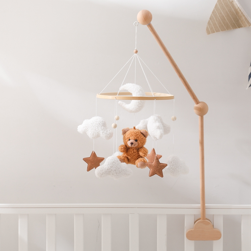 Mobile bebe avec bras fixation bois, nounours marron suspendu nuages blancs et etoiles chambre enfant
