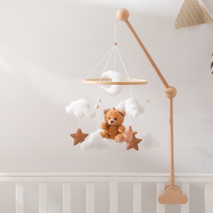 Mobile bebe avec bras fixation bois, nounours marron suspendu nuages blancs et etoiles chambre enfant