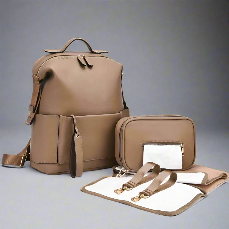 Sac à langer : Le compagnon parfait pour les sorties avec bébé Sacs à langer Entre Bébé et Moi Élégance Caramel – L’Indispensable Raffiné 