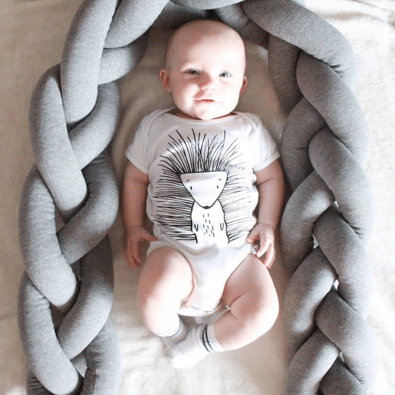 Tour de lit tressé – Entre Bébé et Moi